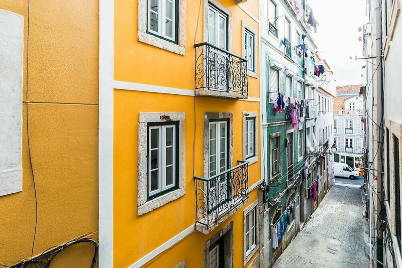 Гостиница Cosy Apartment in Santos в Лиссабоне