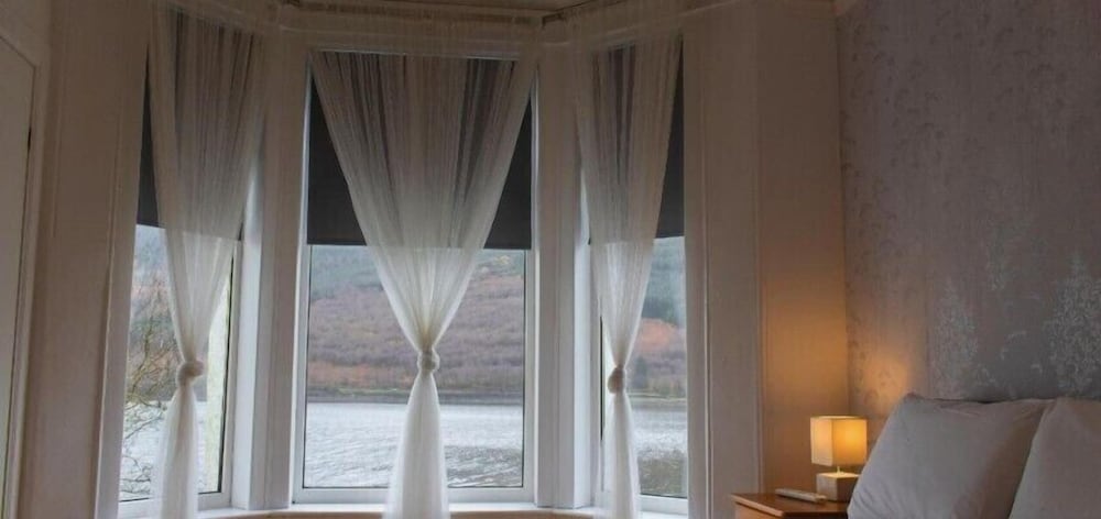Фото Lochside Guest House