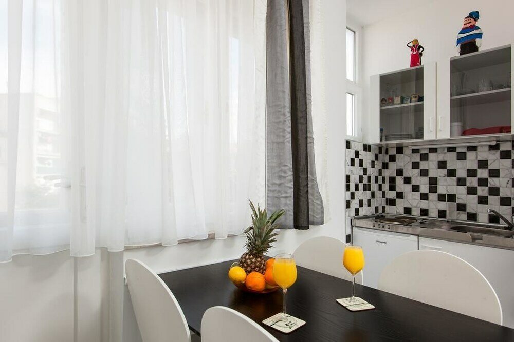 Фото Split Apartments with Hotel Service