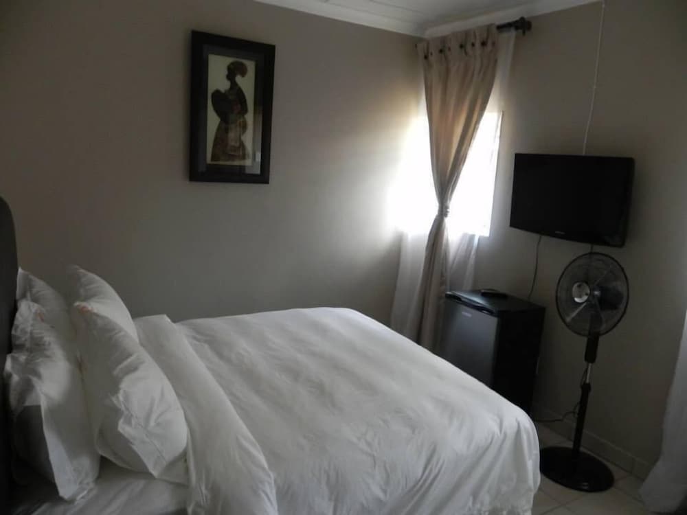 Фото Owee's Place