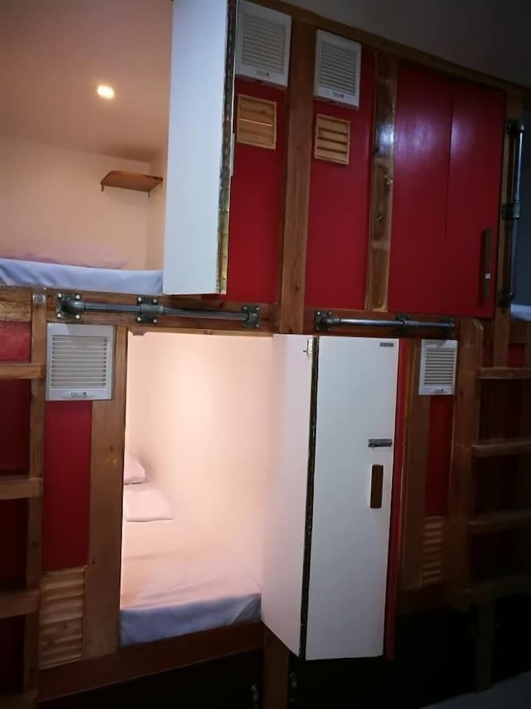 Фото 8th Street Hostel