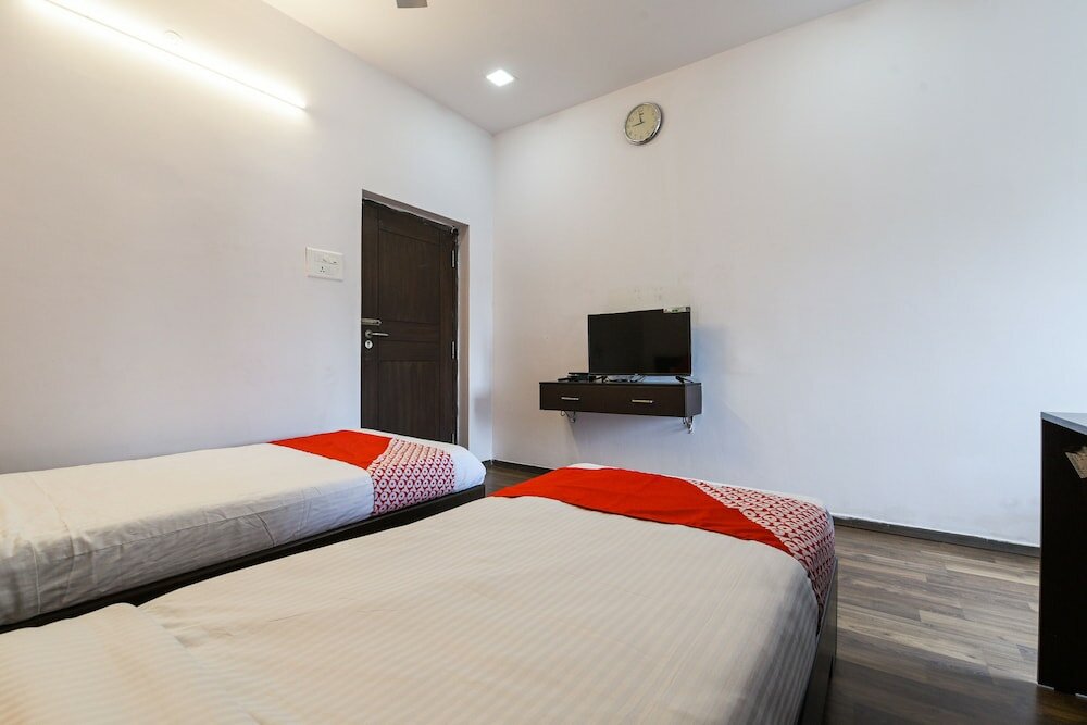 Фото Oyo 16633 Green City Club House