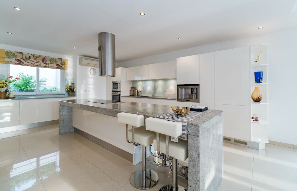 Фото Stunning Luxury Golf and Pool Villas