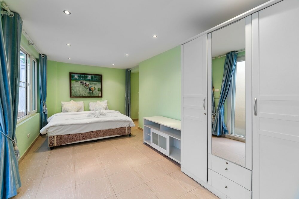 Фото Stunning Luxury Golf and Pool Villas