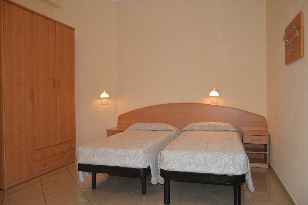 Фото Hotel Karin