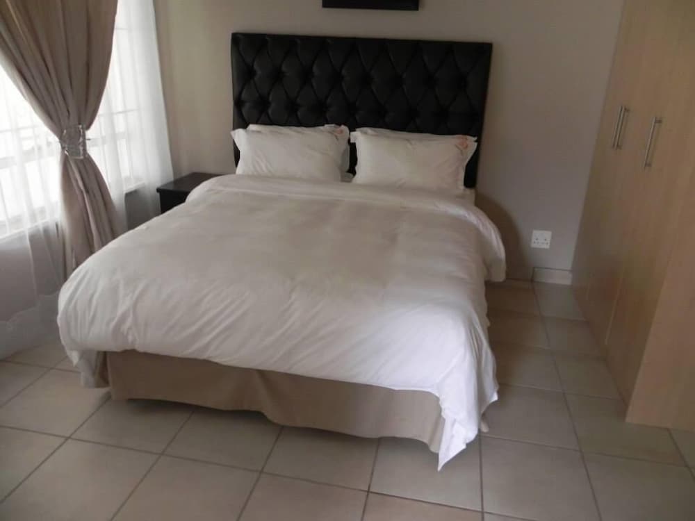 Фото Owee's Place