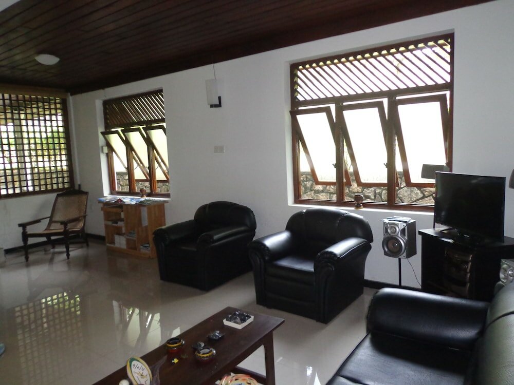 Фото Brown's Edge Residence