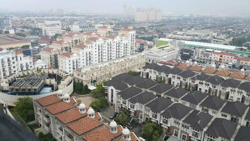 Гостиница Evian Garden Apartment в Джакарте