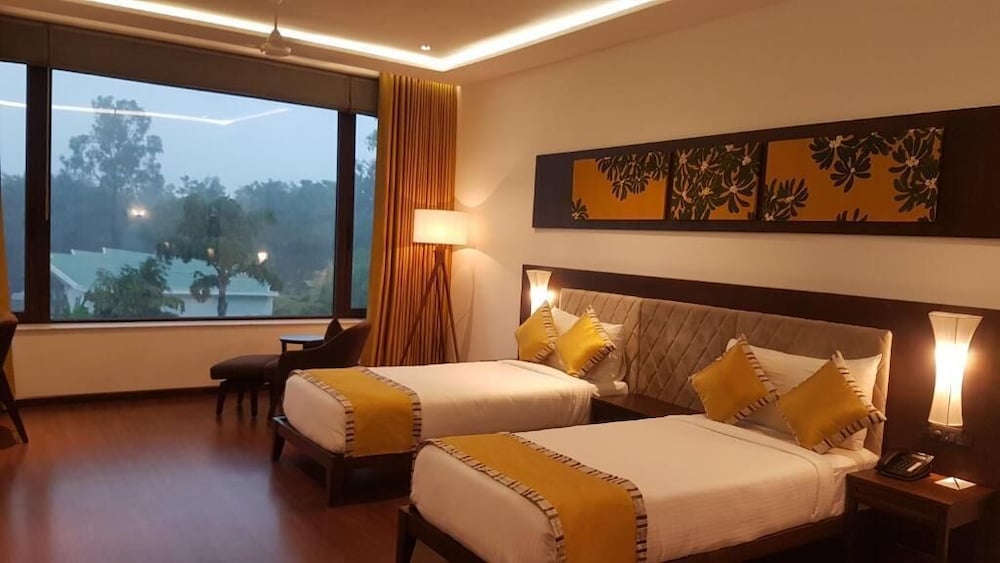 Фото Gulmohar Greens - Golf & Country Club