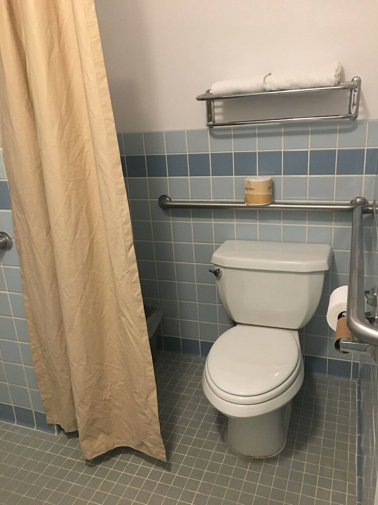 Фото Traveler's Inn