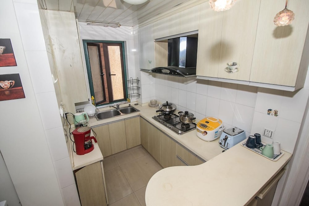 Фото Ellies Apartment Biyun Branch