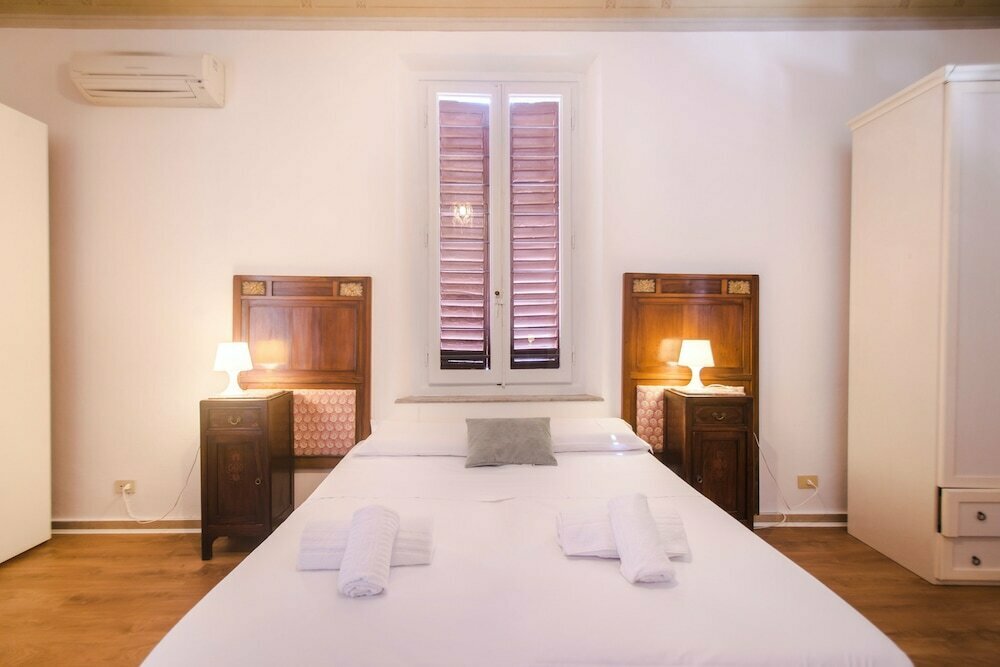 Hotel Lovely 4bd Apt 3min Walk to Ponte Vecchio, Florence, photo