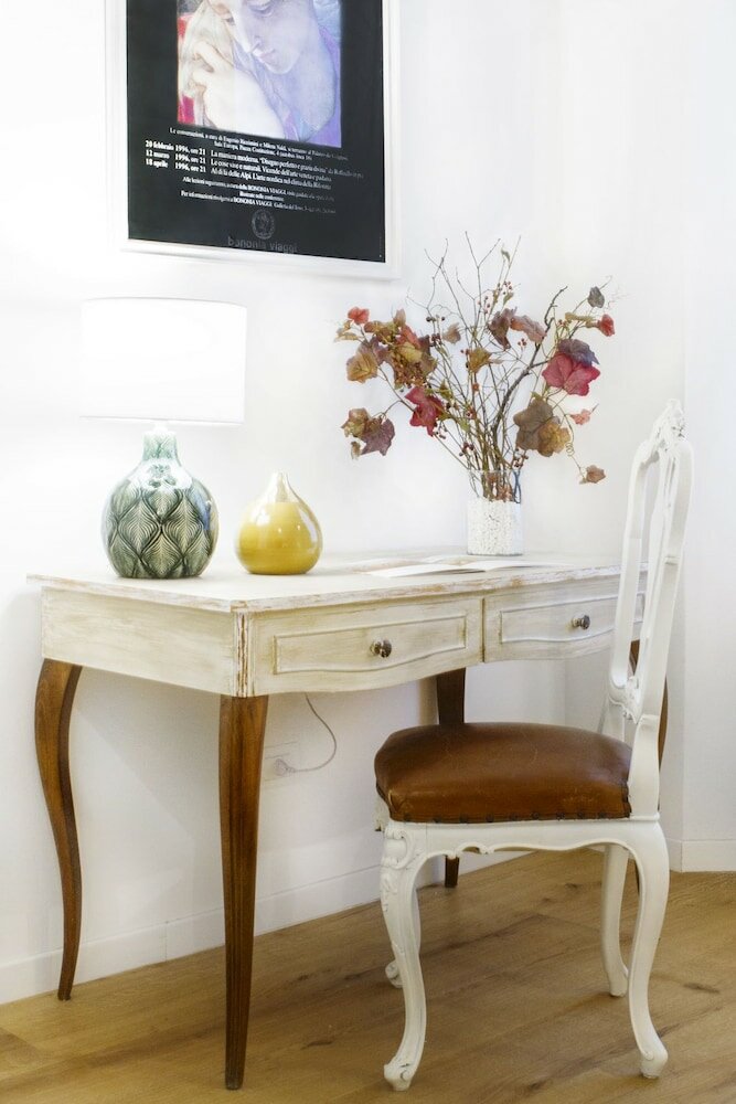 Фото GetTheKey San Vitale Apartment