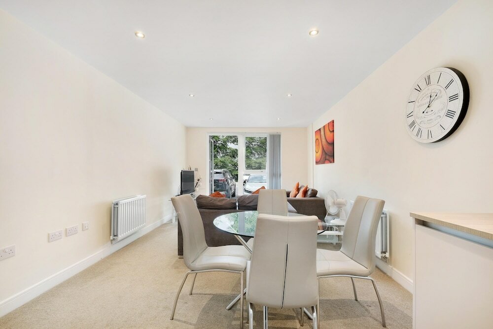 Фото Alder House Serviced Apartment by Ferndale