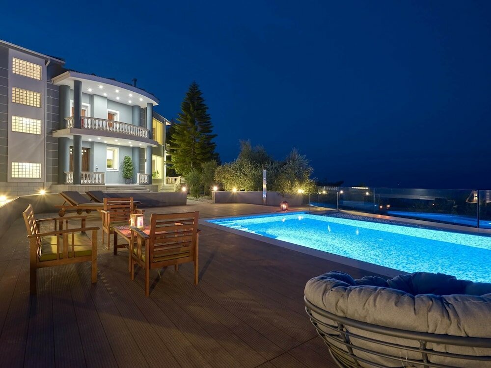 Фото Mont Bleu Luxury Villa