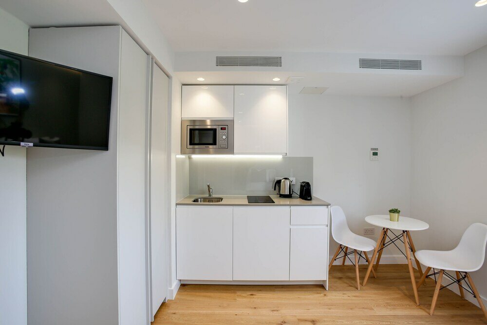 Фото Cromwell Serviced Apartment