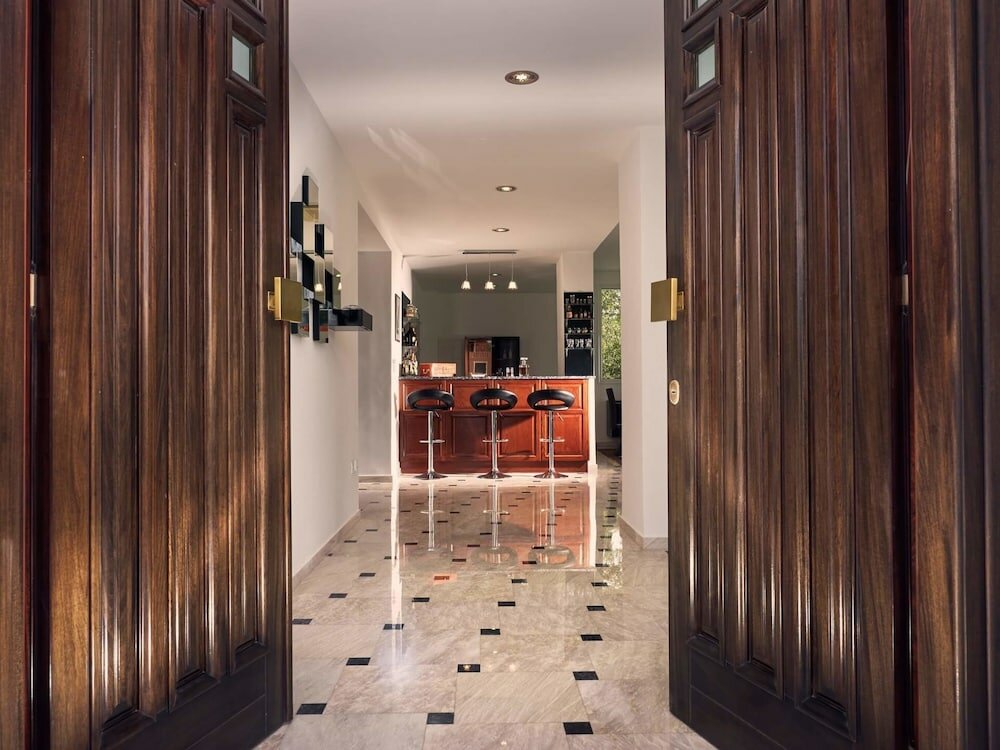 Фото Mont Bleu Luxury Villa