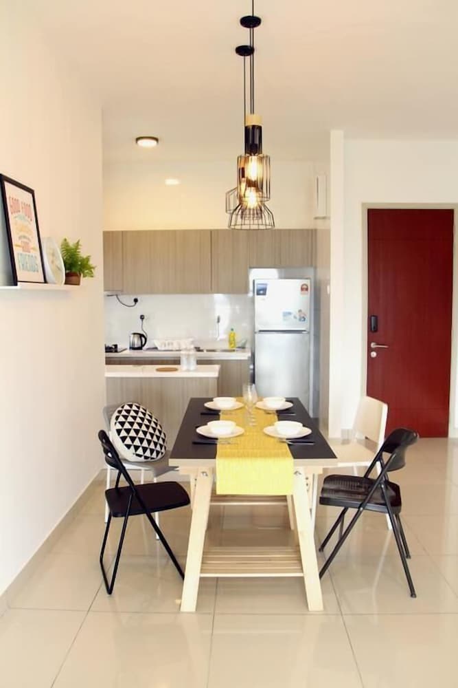 Фото Raffles Suites Homestay