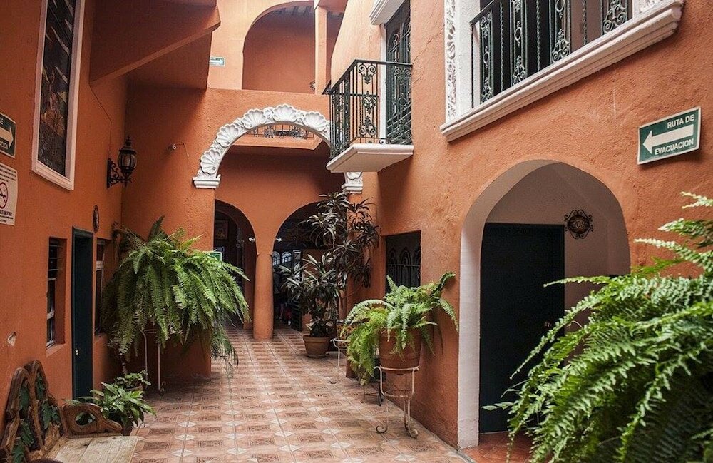 Фото отеля 1