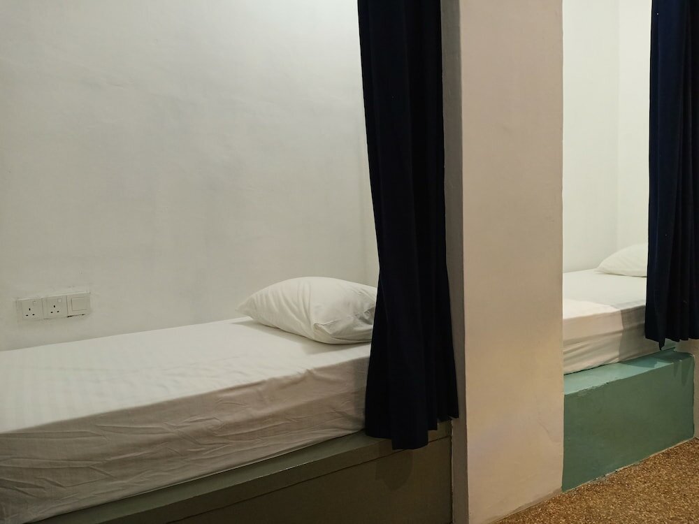 Фото Beds In Garden Hostel Sdn Bhd