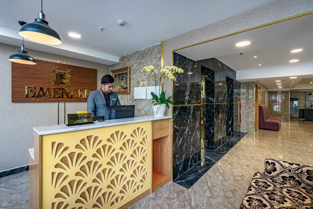 Фото Emerald Central