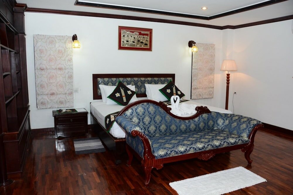 Фото Anoulackkhenlao Hotel