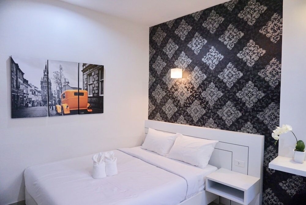 Фото Bhundaree Richy