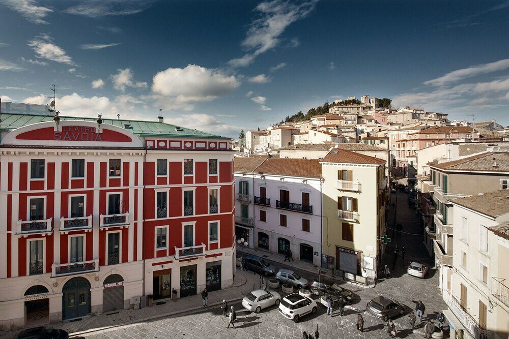 Фото отеля 1