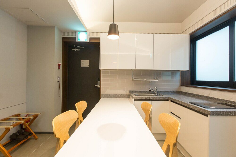 Фото Brown Dot Hotel Geoje