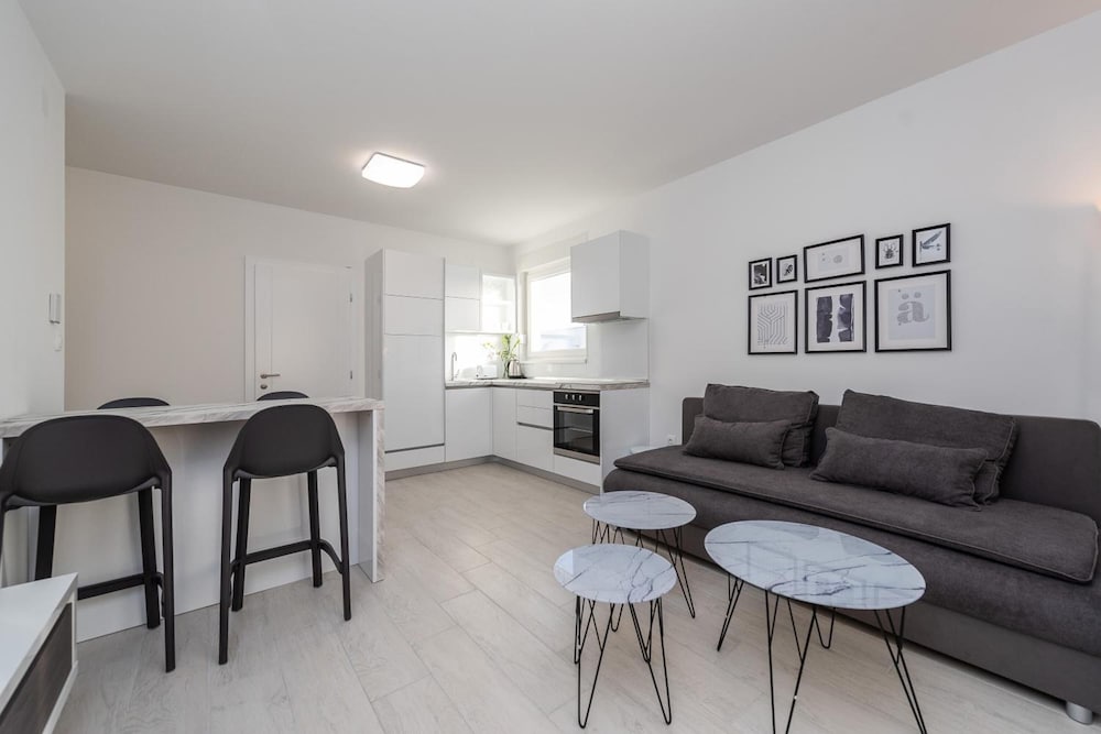 Фото Apartments & Rooms Pool Villas Maris