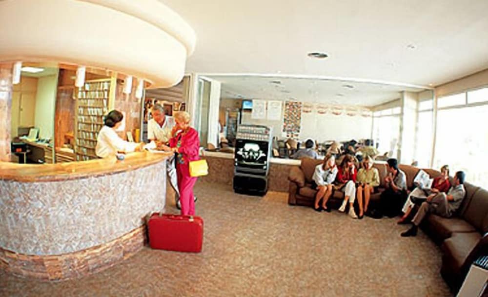 Фото Apartamentos Esmeralda