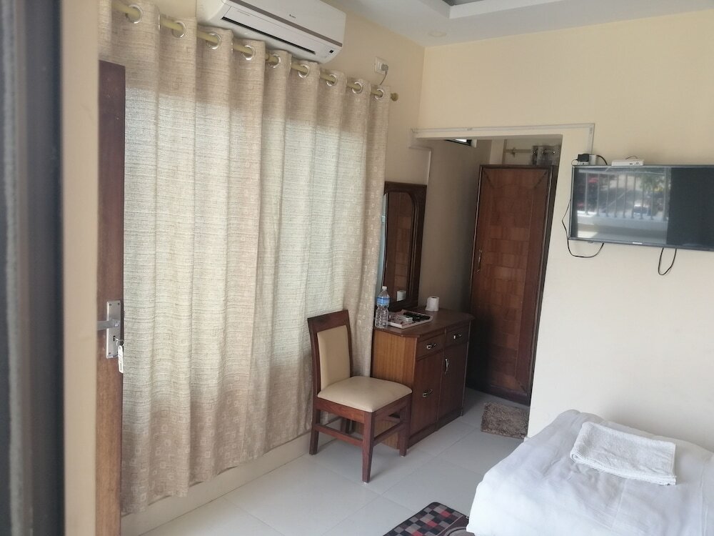 Фото Hotel Suramma