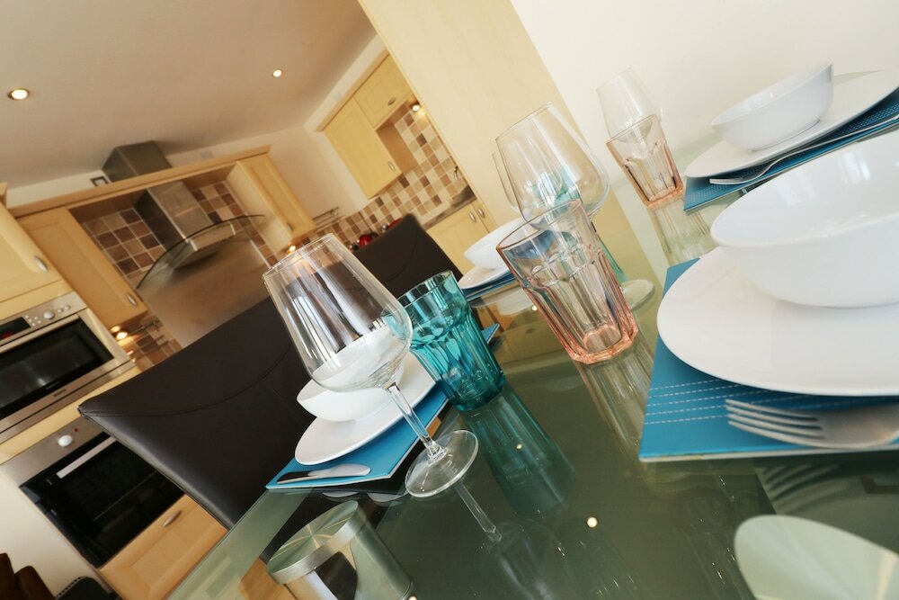 Фото 3 Bed Apartment - Mermaid Quay