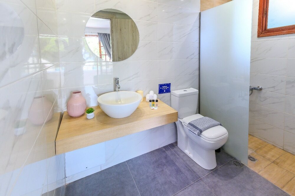 Фото Jonathan City Apartments