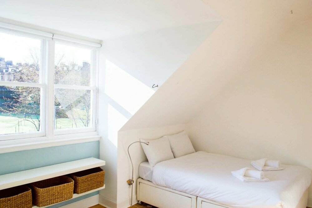 Фото Stylish Four Bedroom Stockbridge Home