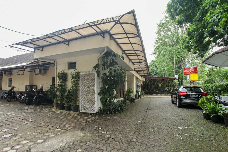 Гостиница Literooms Kebun Raya Bogor в Богоре