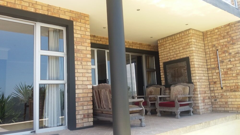 Фото The Whales Beach House