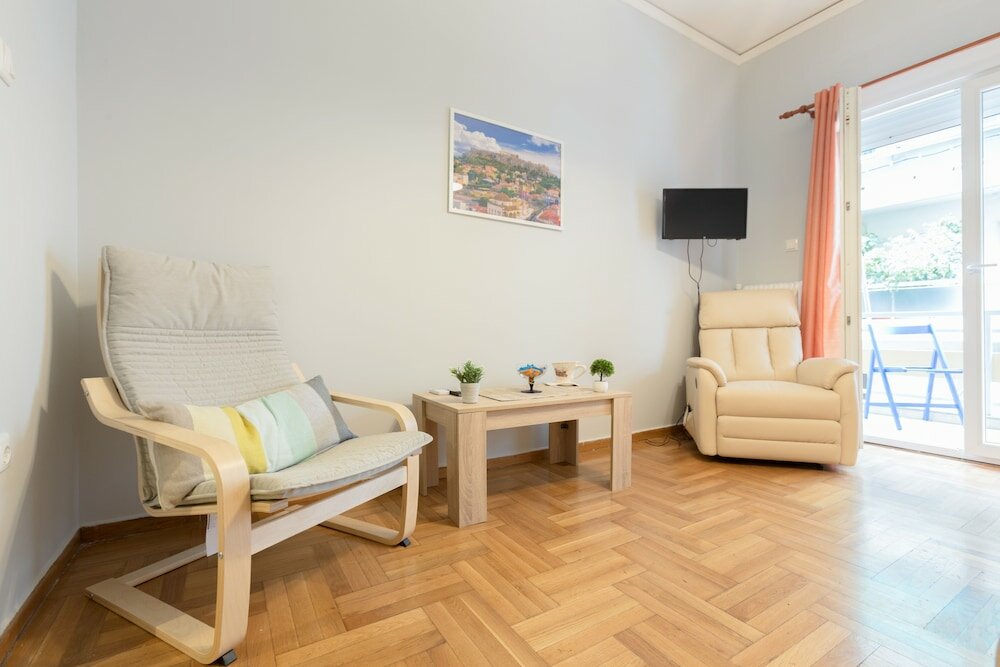 Фото Cozy Flat in hip Koukaki