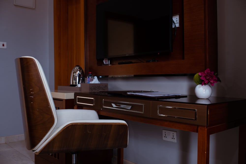 Фото Crismon Hotel