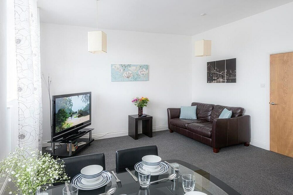 Фото F6 Bath Road Apartment