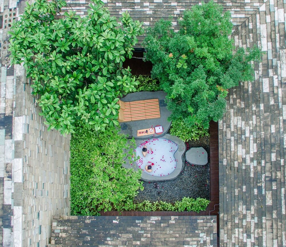 Фото The Lost Stone