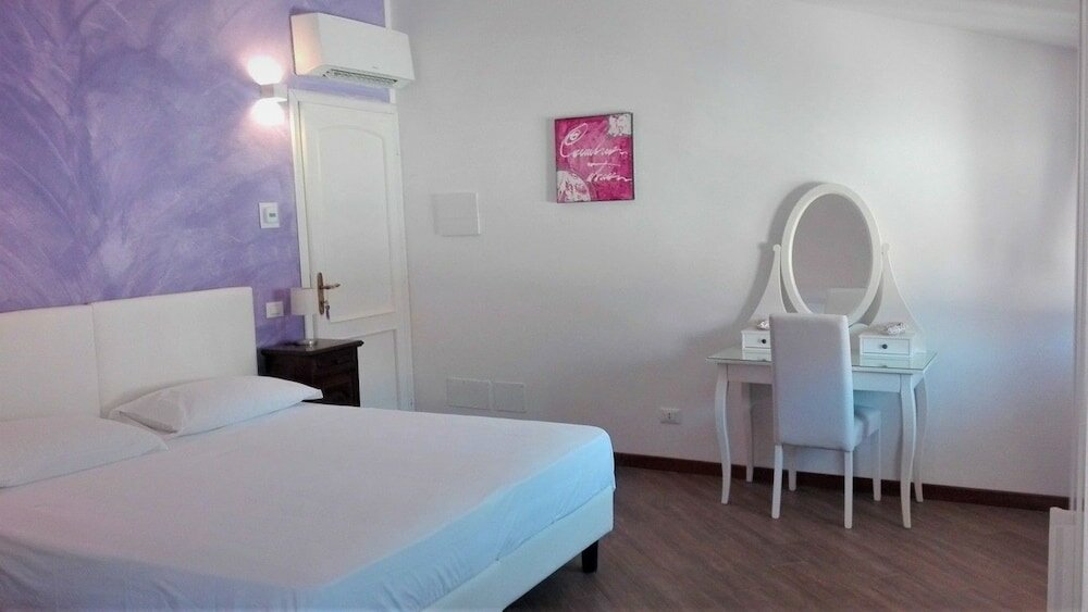 Фото La Bouganville B&b