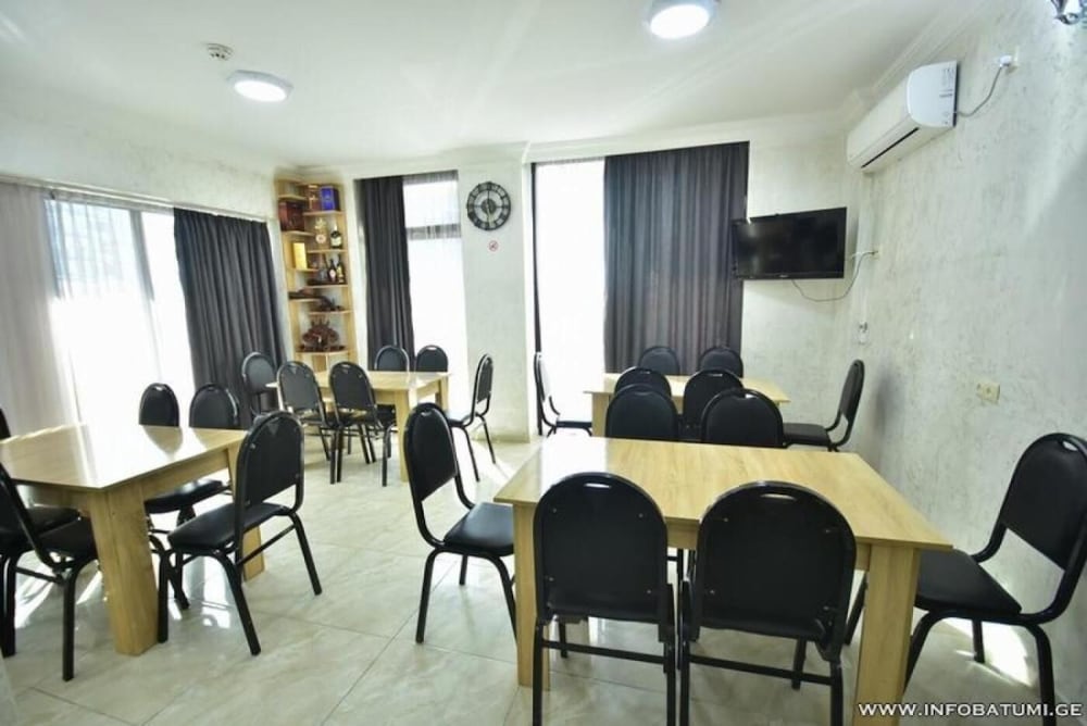 Фото Отель Batumi Inn