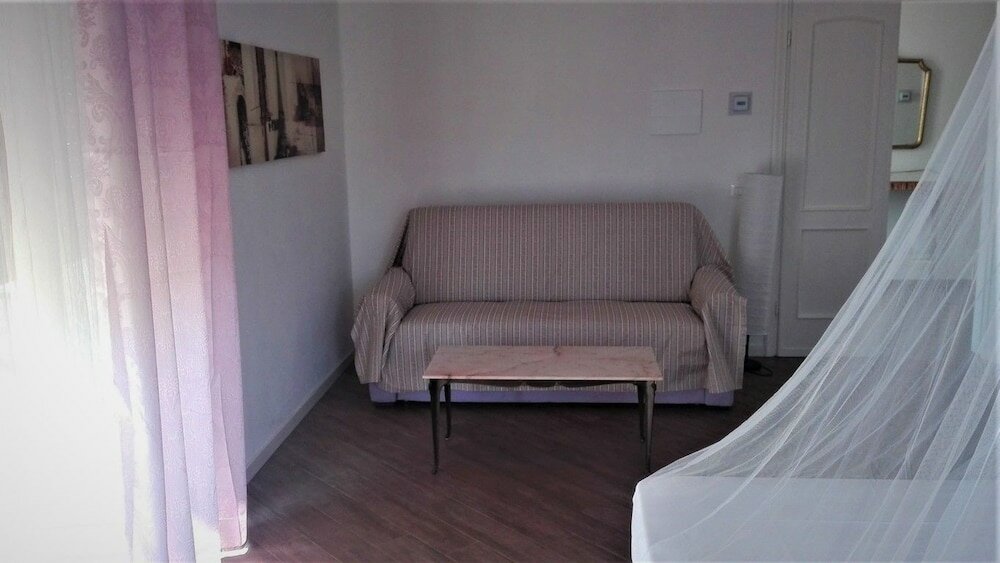 Фото La Bouganville B&b