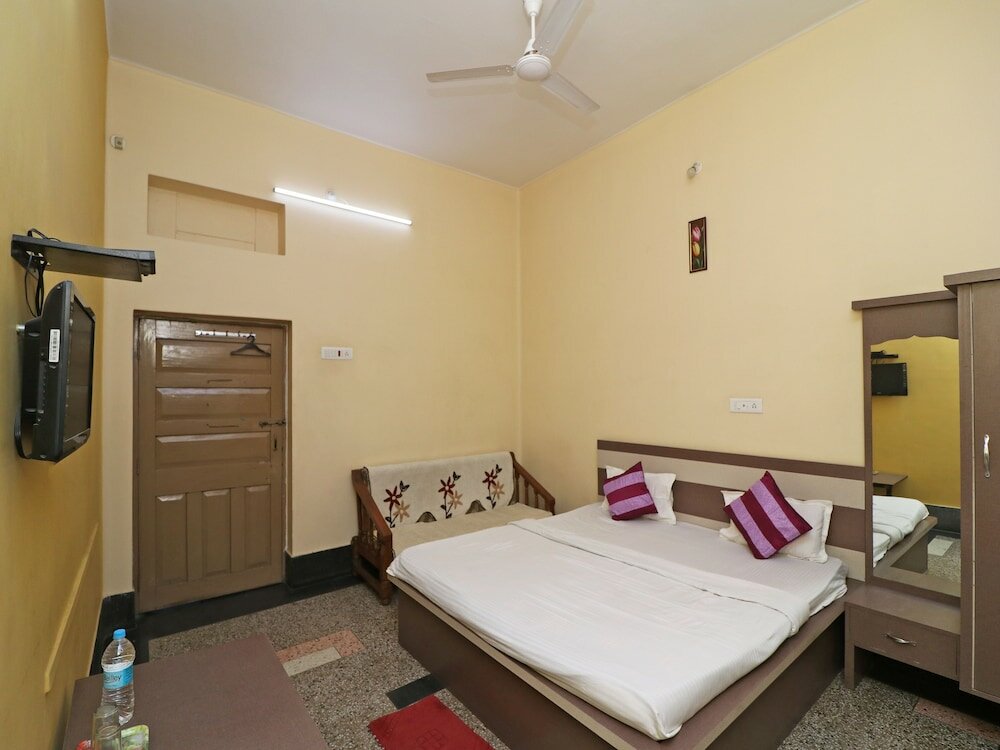 Фото Hotel Saraogi