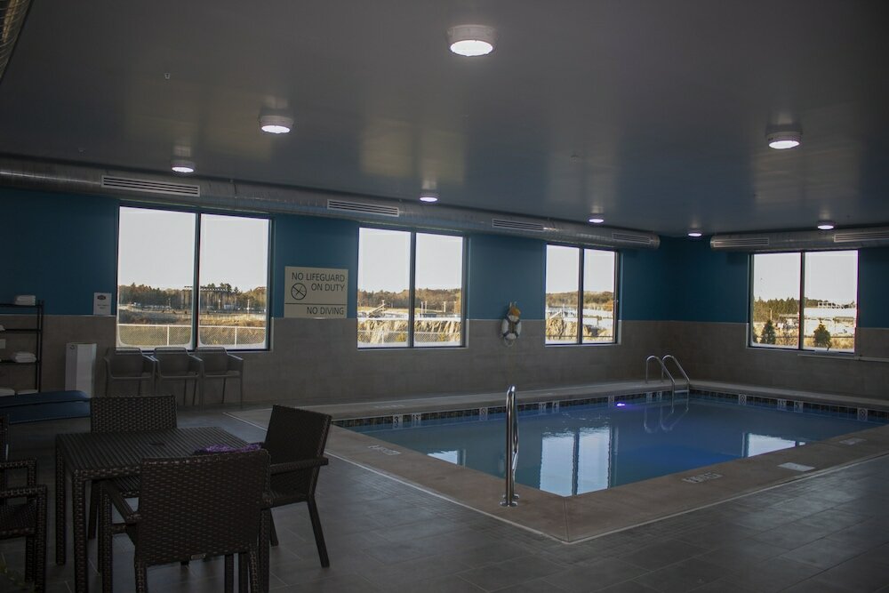 Фото Hampton Inn & Suites Portland West