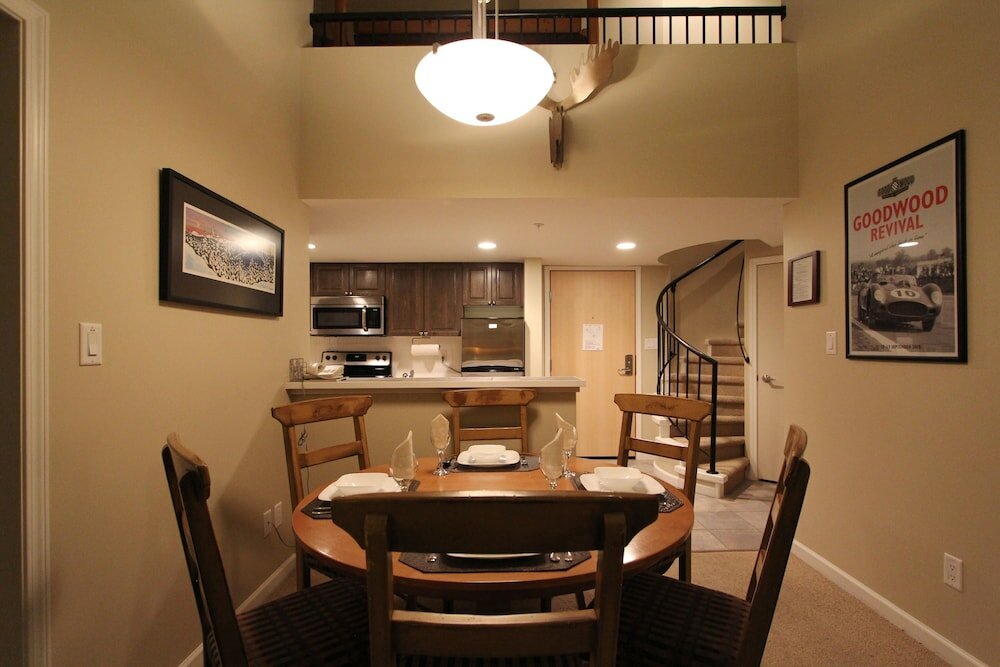 Фото Whistler Blackcomb Vr at Tyndall Stone