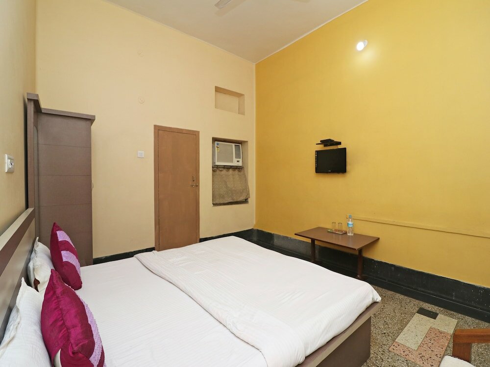 Фото Hotel Saraogi