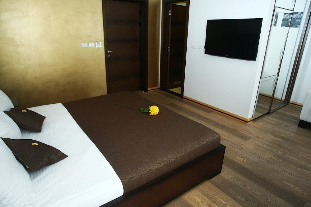 Фото Sky View Luxury Apartments