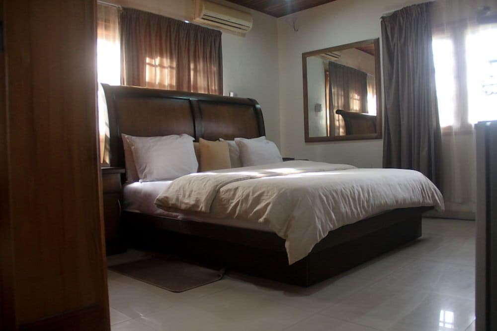 Фото Ponderosa Travel Lodge